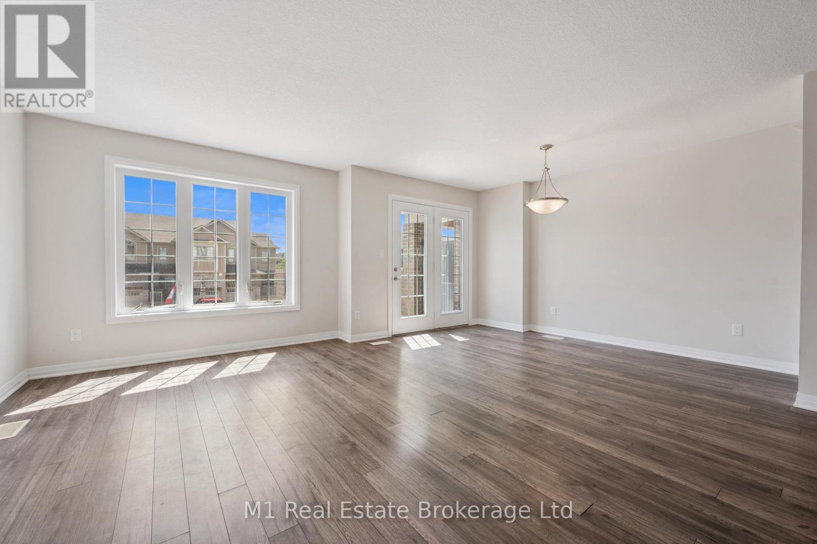 13 Meadowridge St, Kitchener, ON N2P 0H2