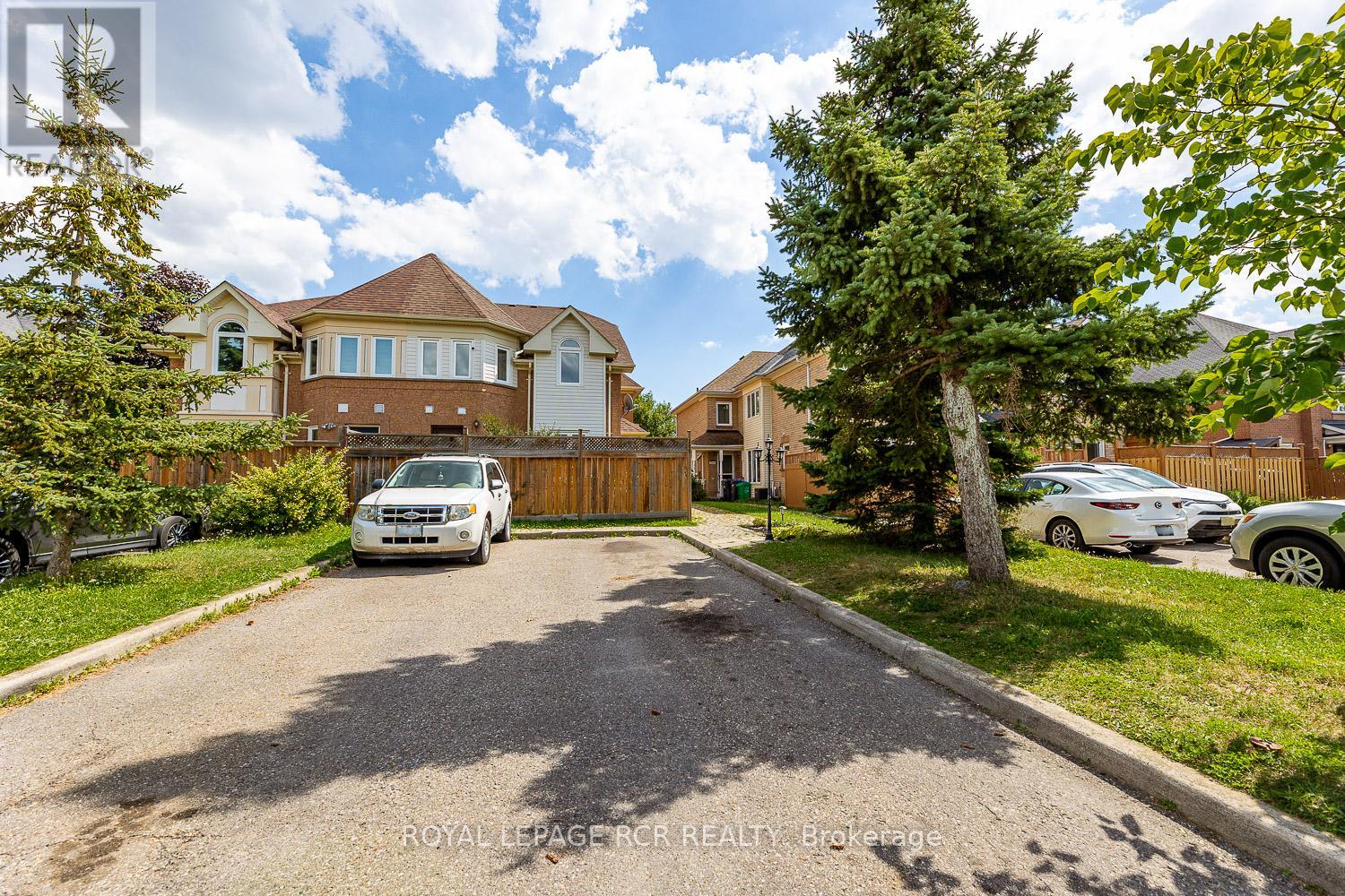 198 Pressed Brick Dr, Brampton, ON L6V 4K7
