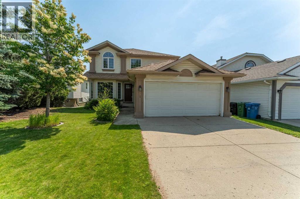 161 Douglasview Rise SE, Calgary, AB T2Z 2H8