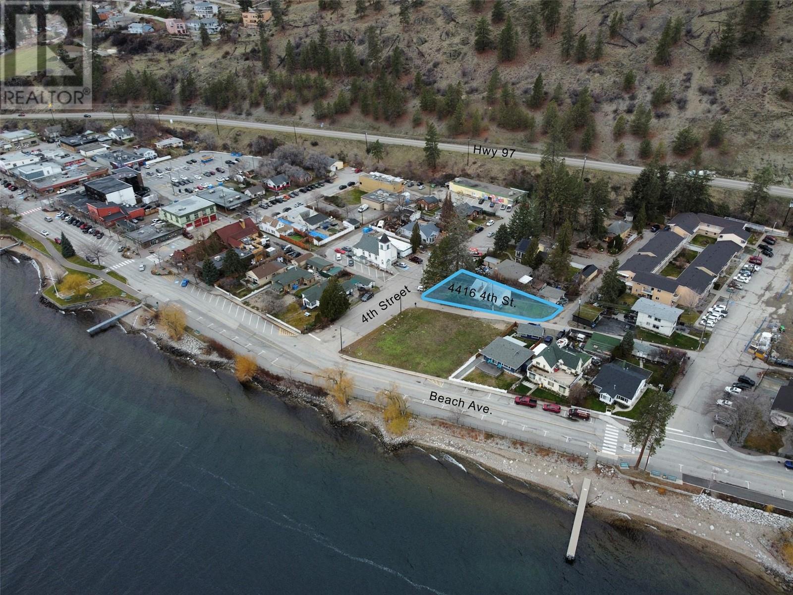 4416 4 Street, Peachland, BC V0H 1X6