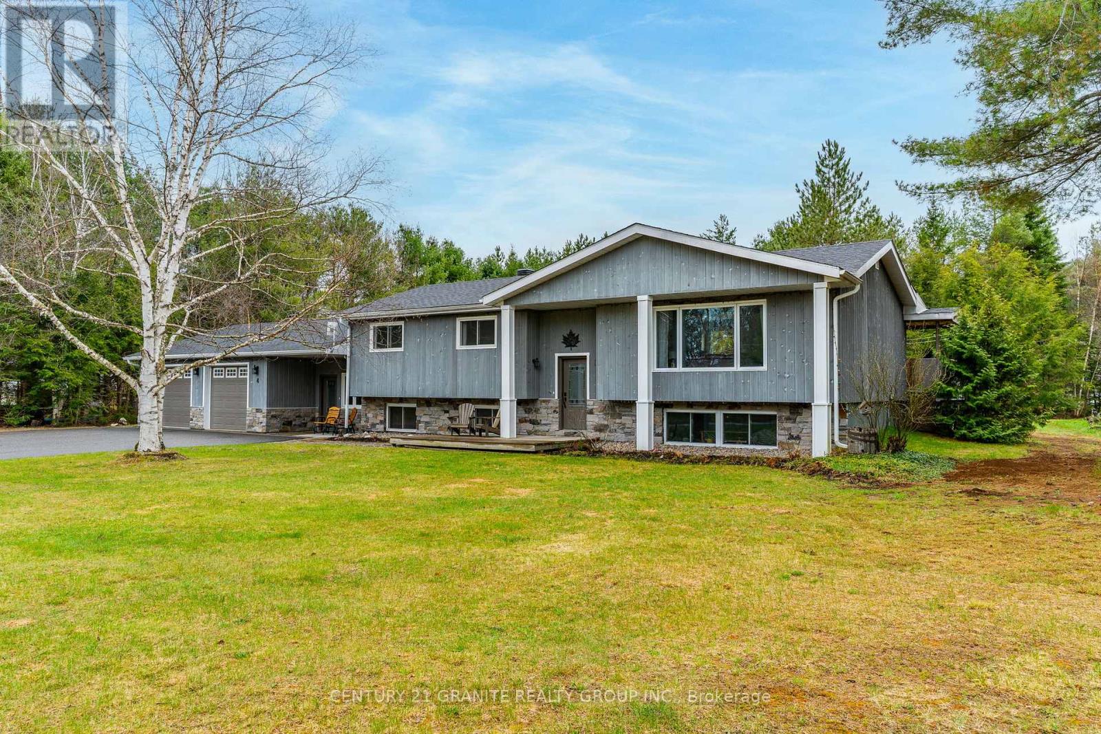 4 Airview Dr, Bancroft, ON K0L 1C0