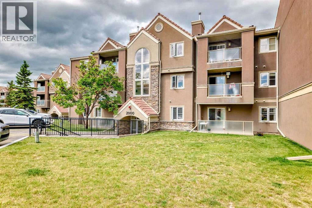 2033 Edenwold Heights Nw Unit 33, Calgary, AB T2A 3Y2