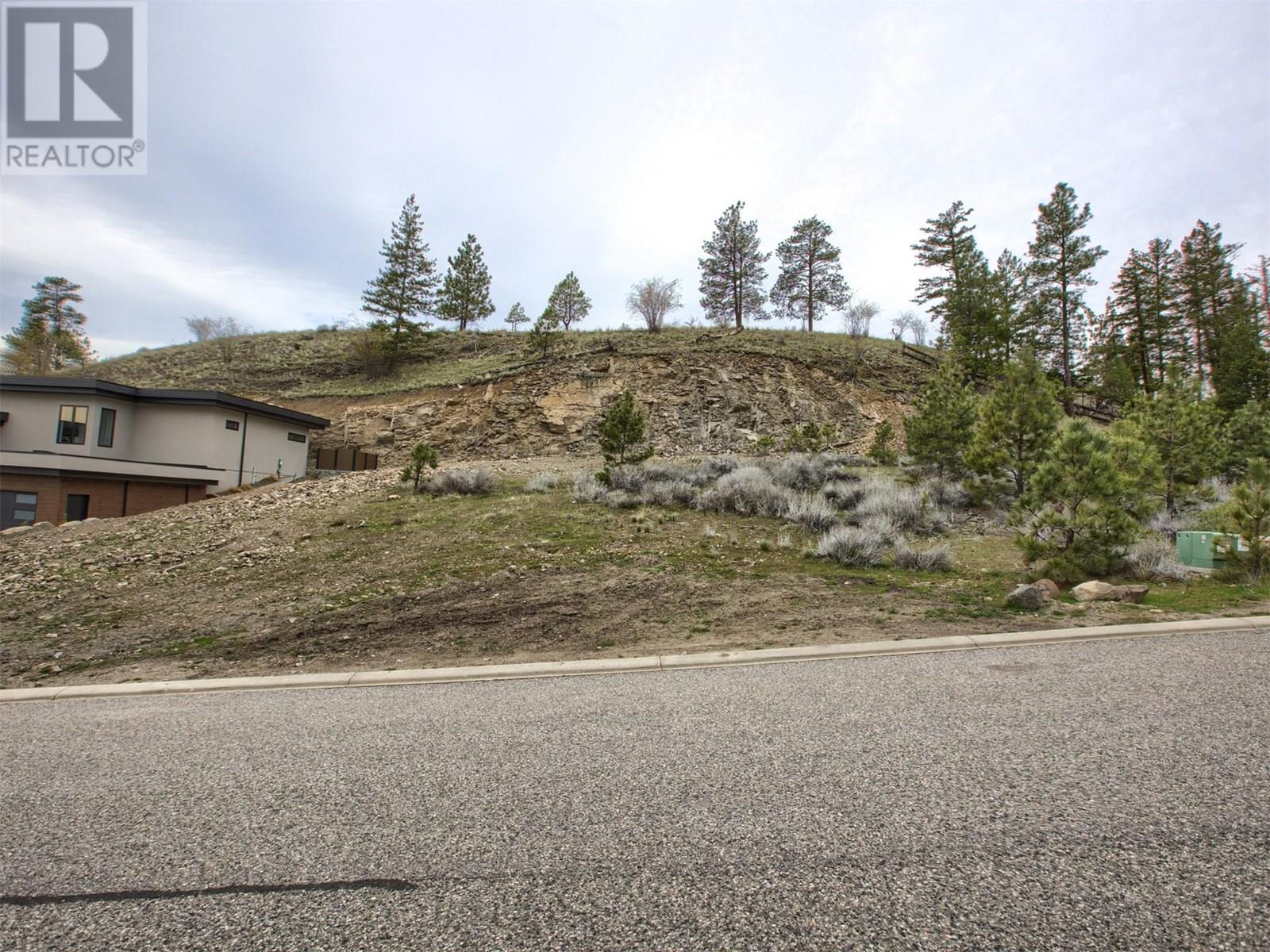 720 Pinehaven Ct, Kelowna, BC V1V 2Y3