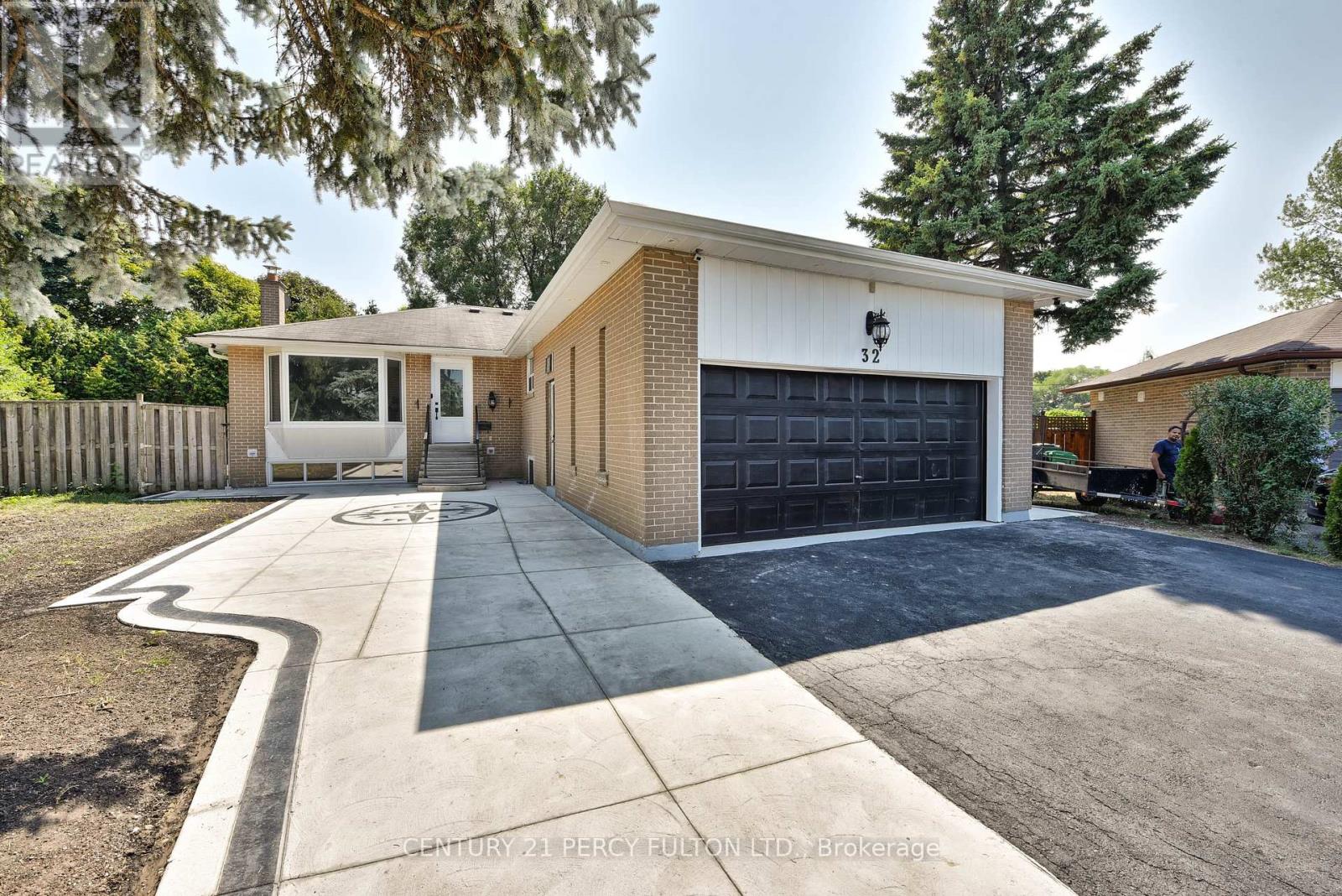 32 Drum Oak Cres, Brampton, ON L6T 1M3