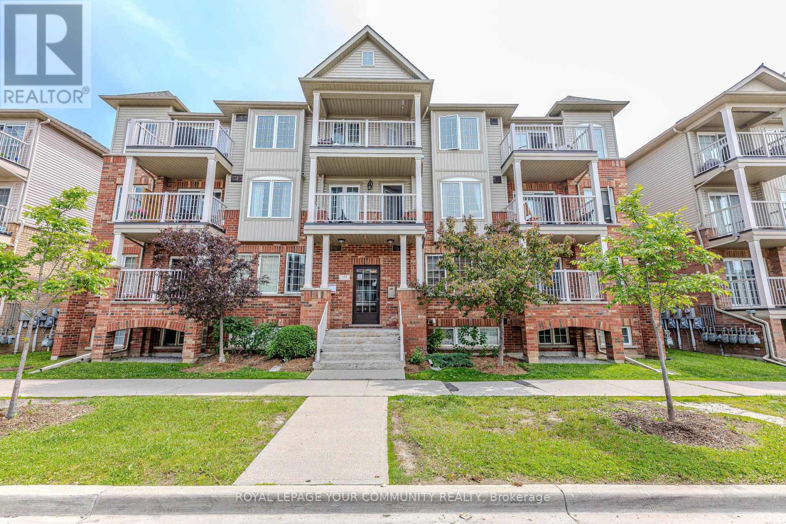 2 153 Isaac Devins Blvd, Toronto, ON M9M 0C5