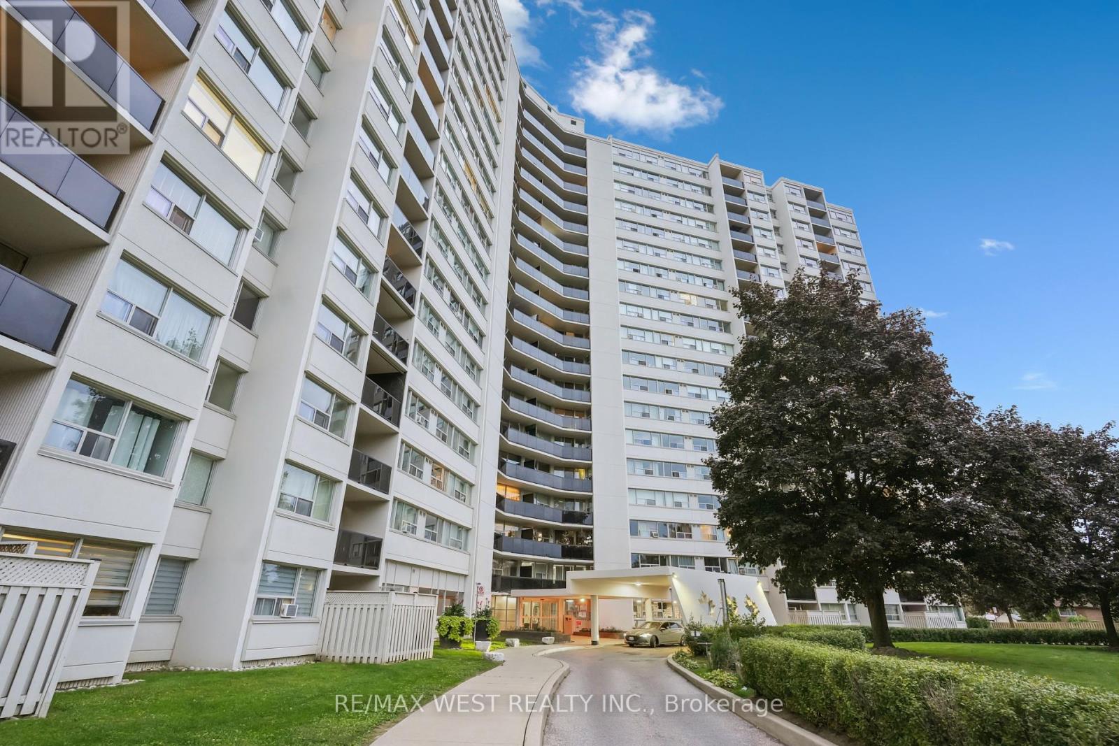 1203 530 Lolita Gdns, Mississauga, ON L5A 3T2