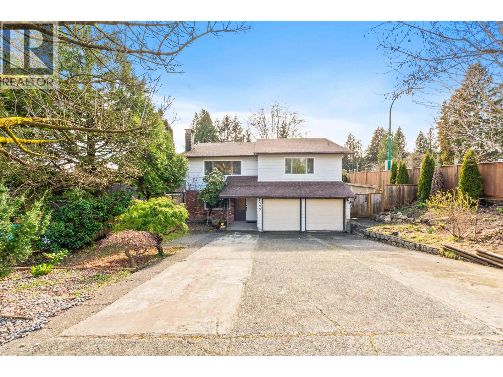 2333 Kirkstone Rd, North Vancouver, BC V7J 3M1
