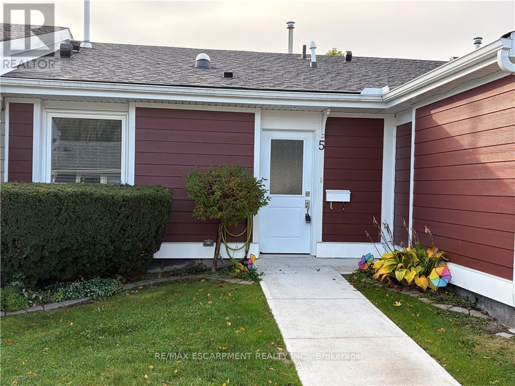 5 Jaczenko Ter, Hamilton, ON L9B 1T8