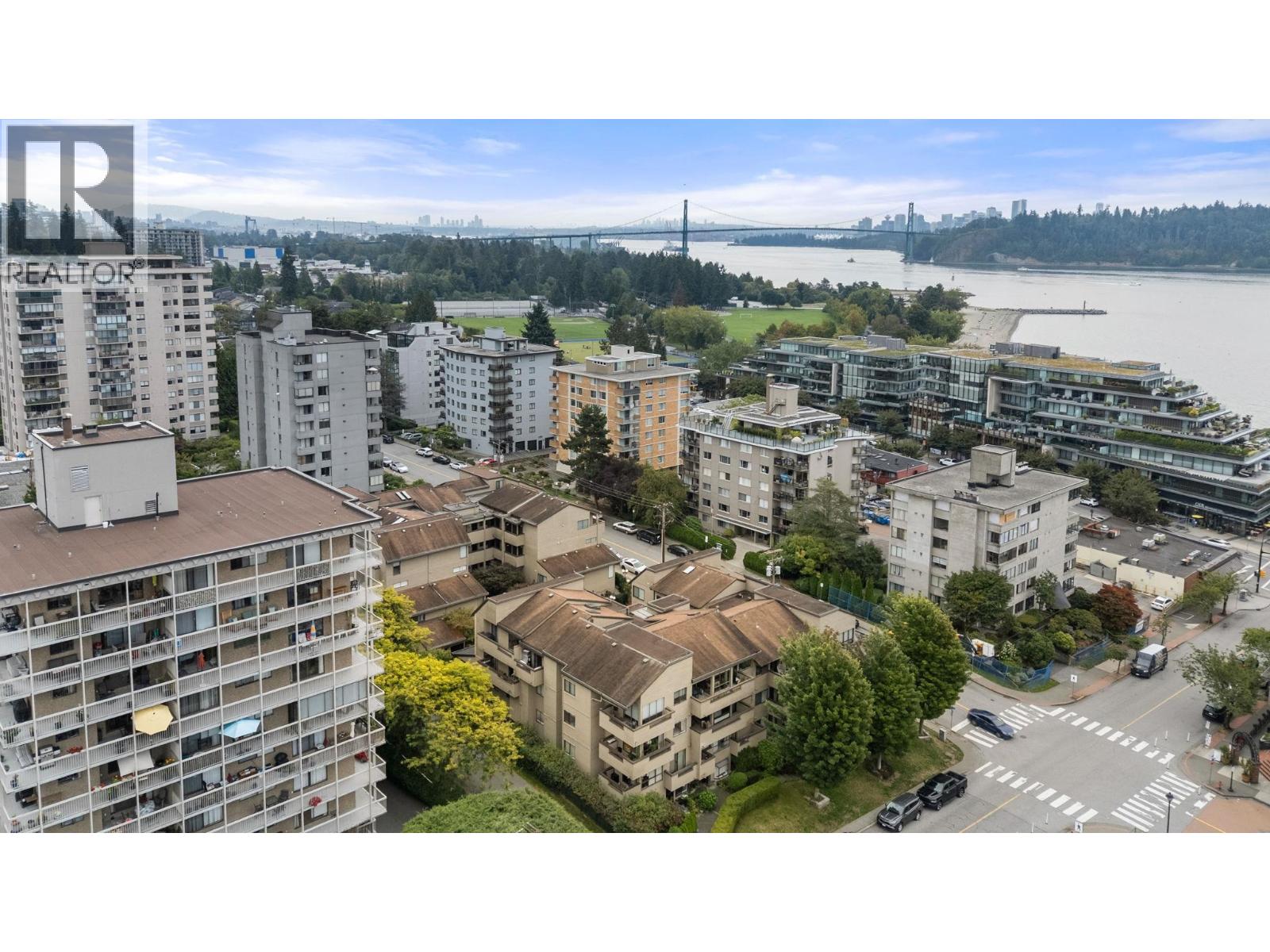 1363 Clyde Avenue Unit 206, West Vancouver, BC V7T 2W9