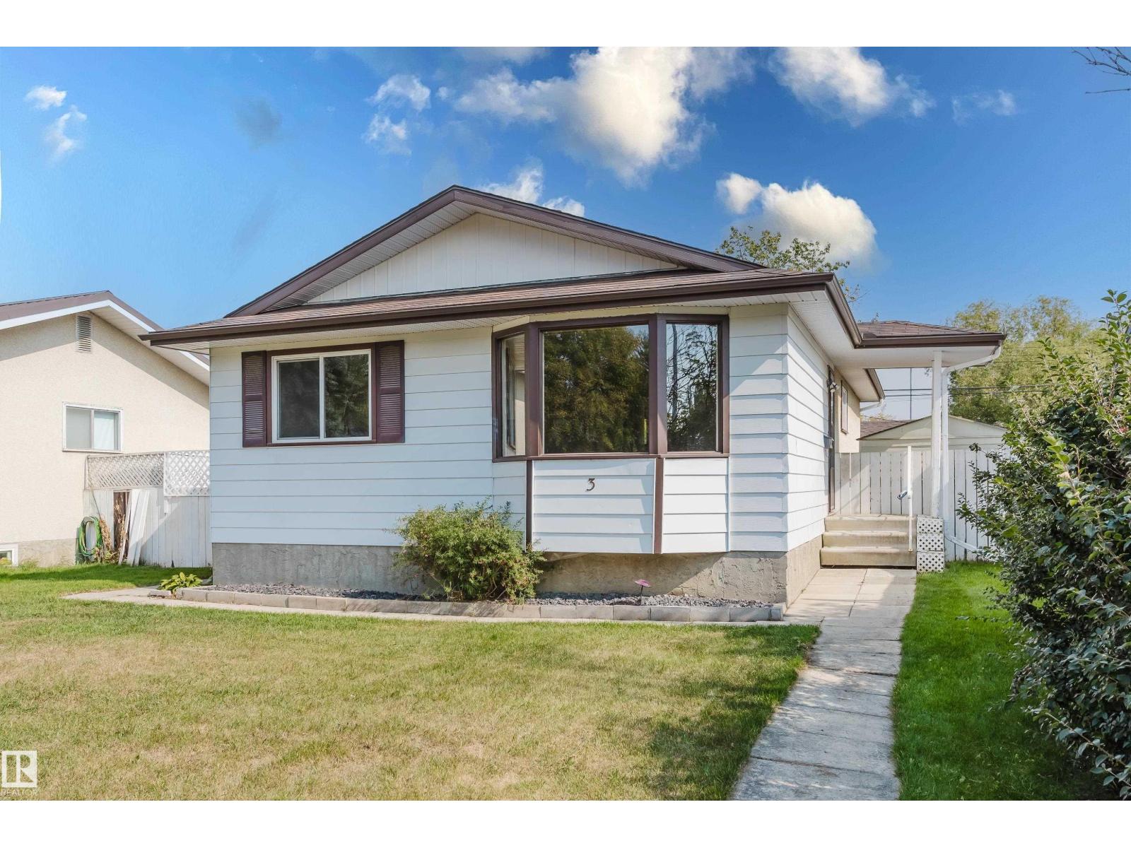 3 Linden St S, Spruce Grove, AB T7X 2G4