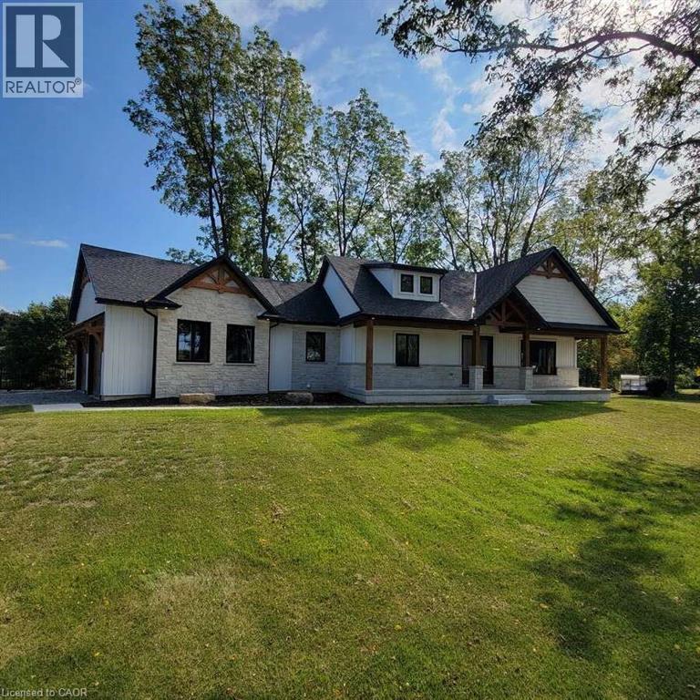 66 Talbot St, Courtland, ON N0J 1E0