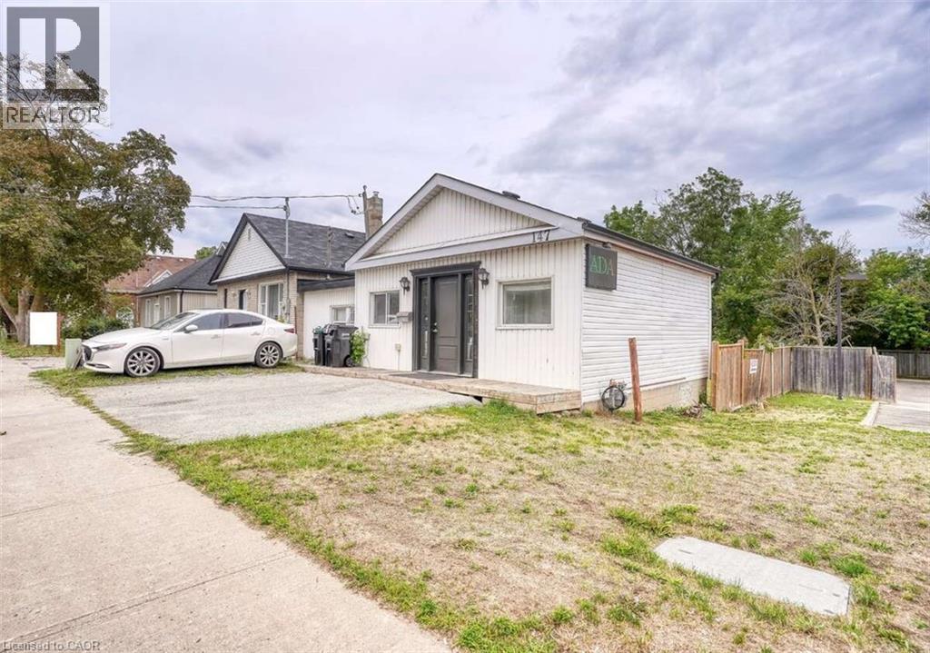 147 Burton Ave, Barrie, ON L4N 2R9