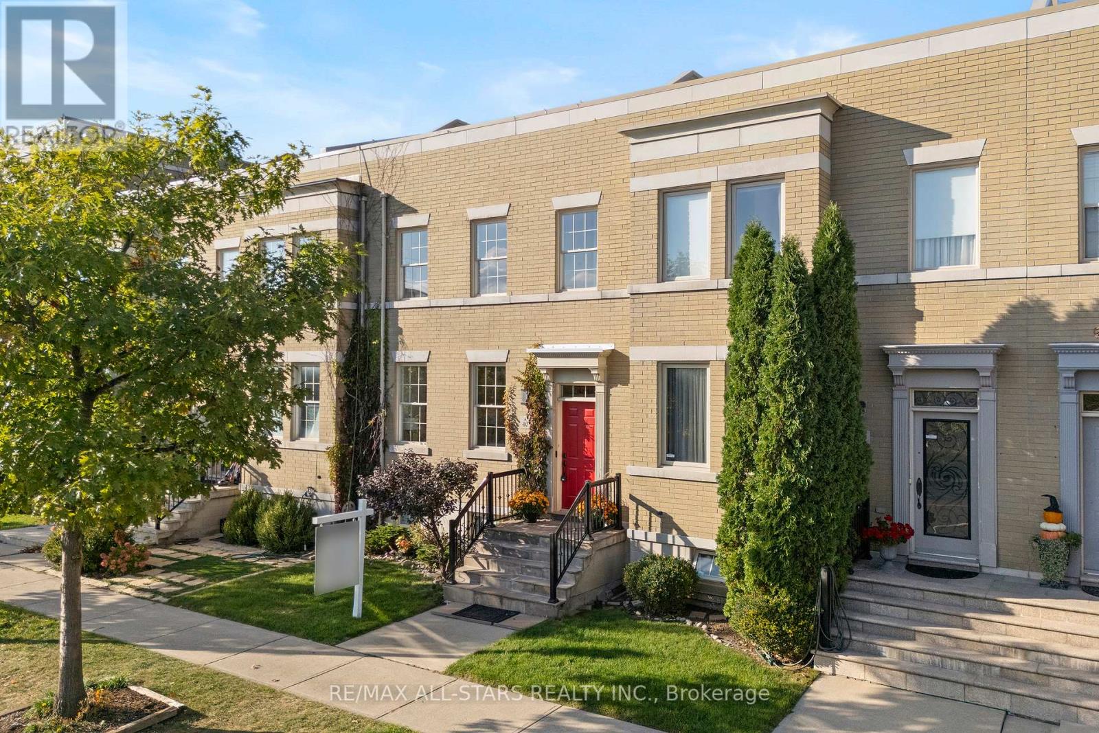 40 Betty Roman Blvd, Markham, ON L6C 0A5