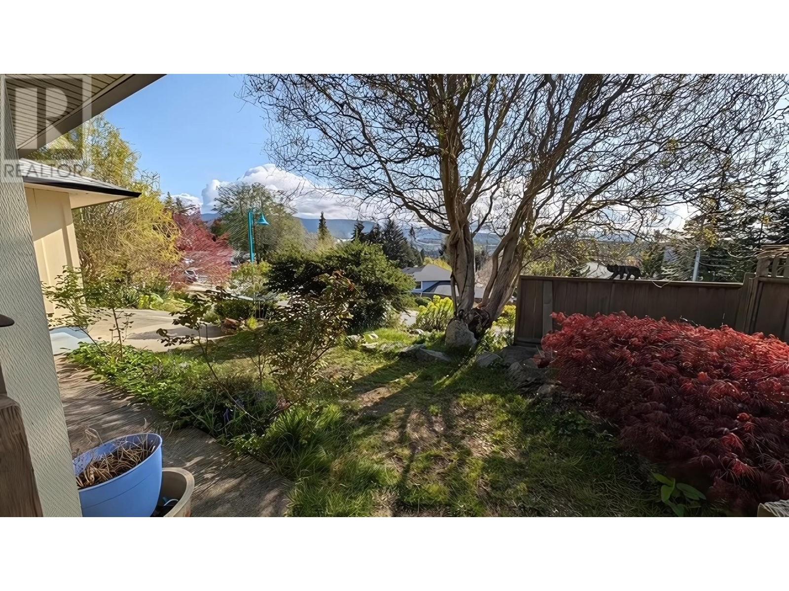 5589 Medusa Pl, Sechelt, BC V0N 3A0