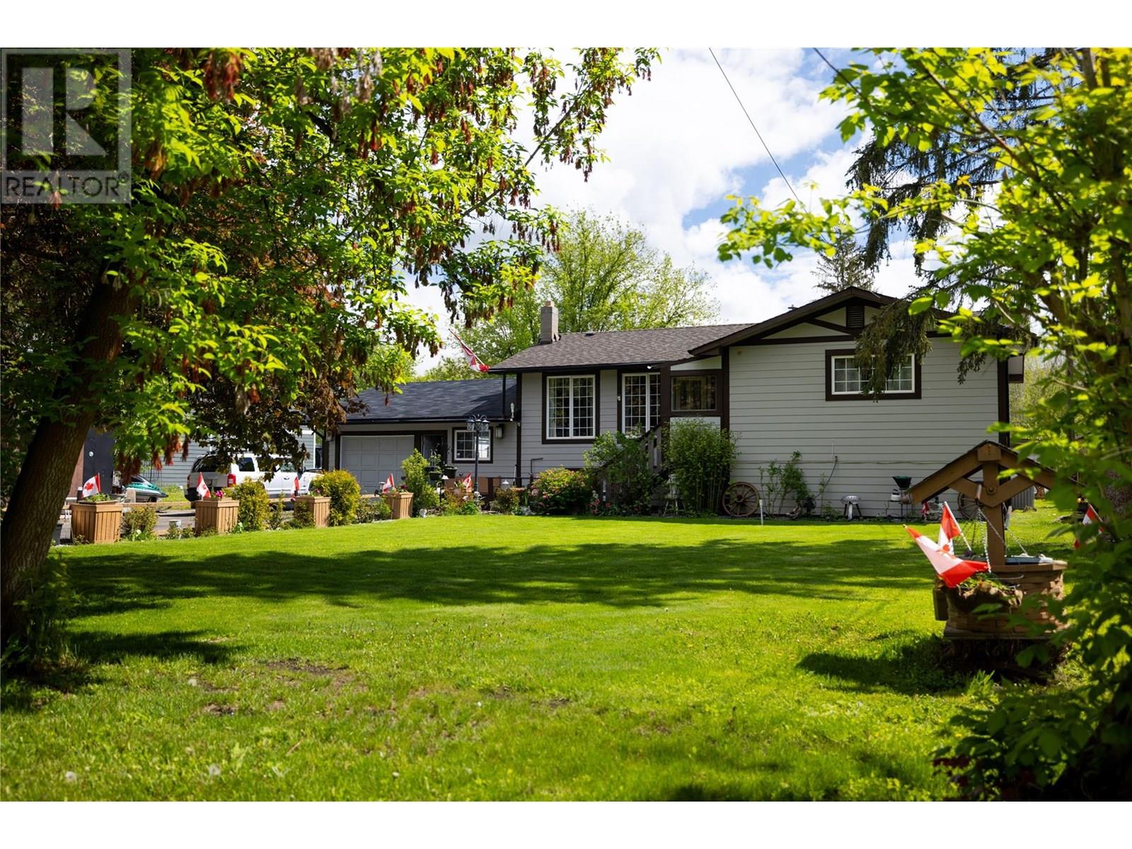 170 Whitevale Rd, Lumby, BC V0E 2G7