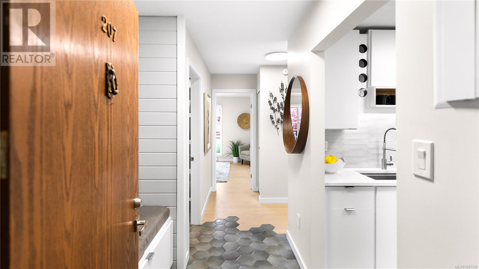 1419 Stadacona Ave Unit 207 Ave, Victoria, BC V8S 5J3
