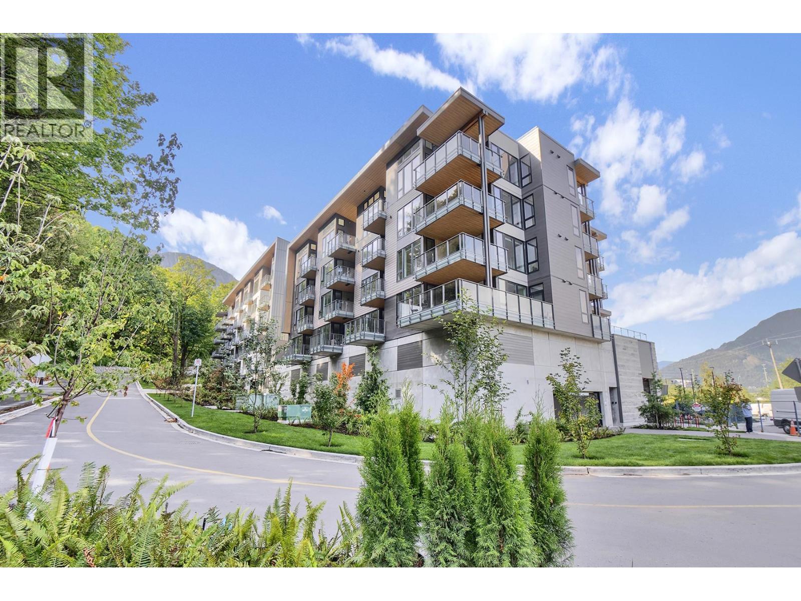 1506 Scott Crescent Unit 612, Squamish, BC V8B 1G4