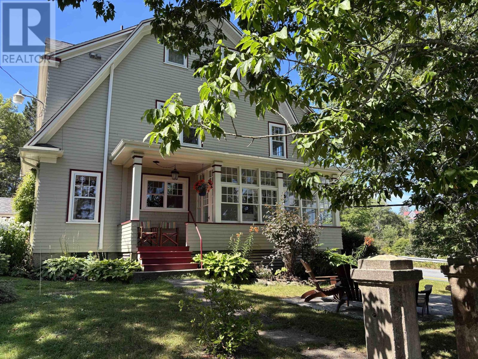 9957 Peggys Cove Rd, Hackettaposs Cove, NS B3Z 3J4