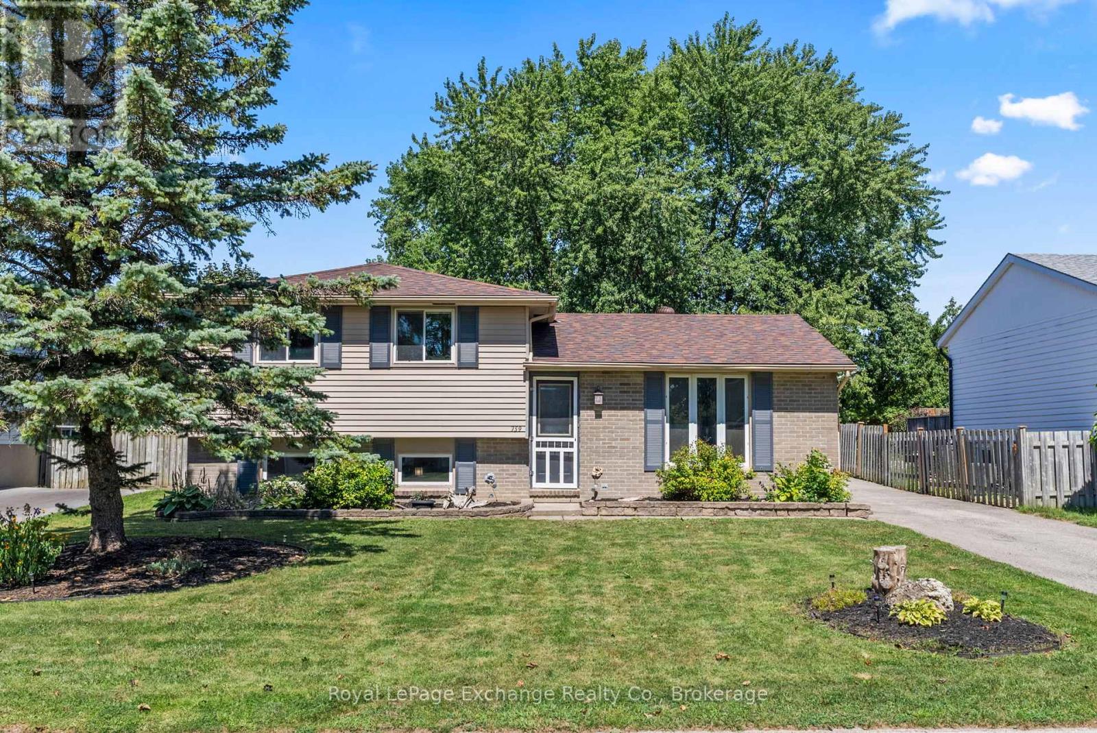 759 Palmateer Dr, Kincardine, ON N2Z 1R8