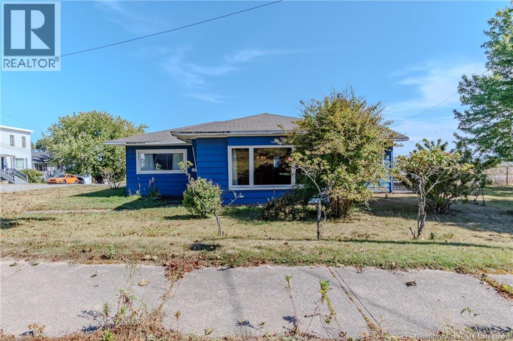 6 Pine St, Saint John, NB E2K 3Z8