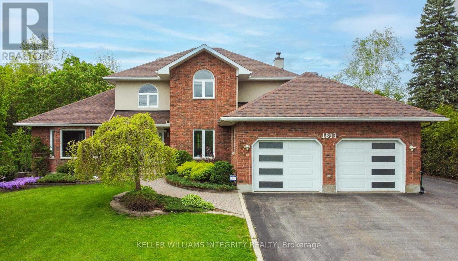 1893 Rideau Rd, Ottawa, ON K1X 1E1