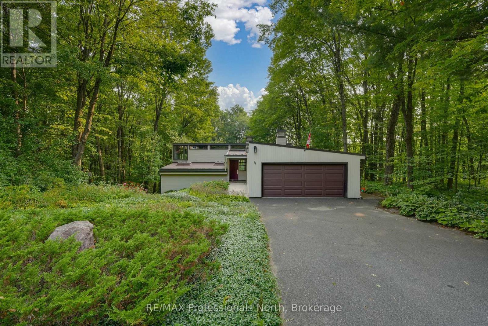 64 Woodland Dr, Bracebridge, ON P1L 1M2