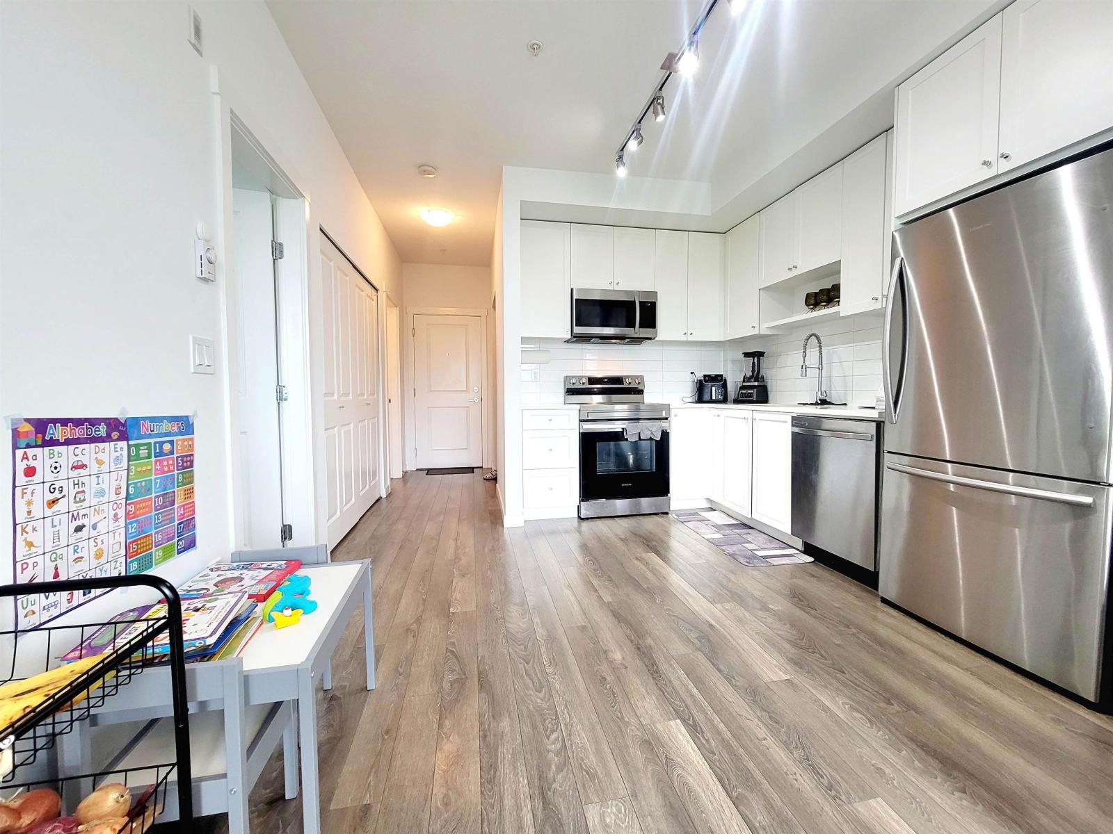 13623 81a Avenue Unit 502, Surrey, BC V3W 3N7