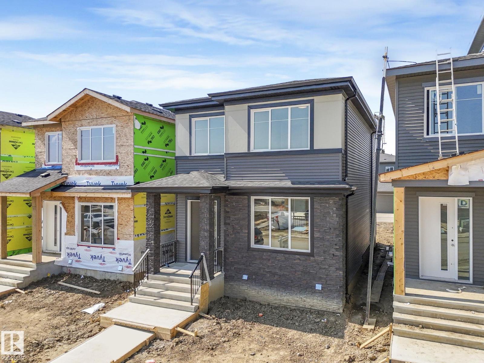 18 Catria Pt, Sherwood Park, AB T8H 3A9
