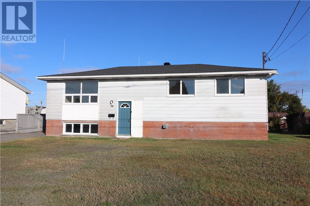 86 Maplewood Cres, Garson, ON P3L 1G9
