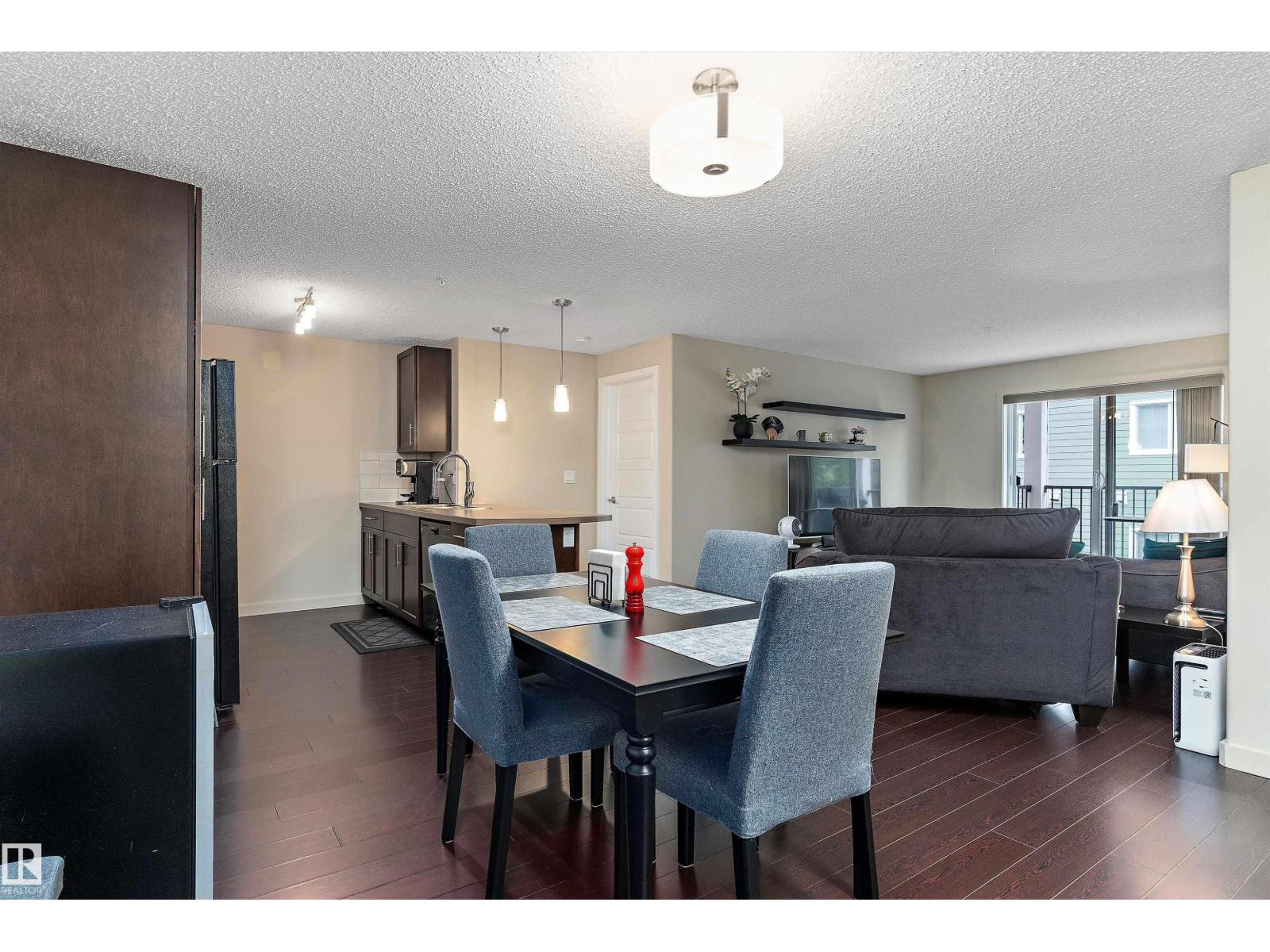 6076 Schonsee Way #238, Edmonton, AB T5Z 0K8