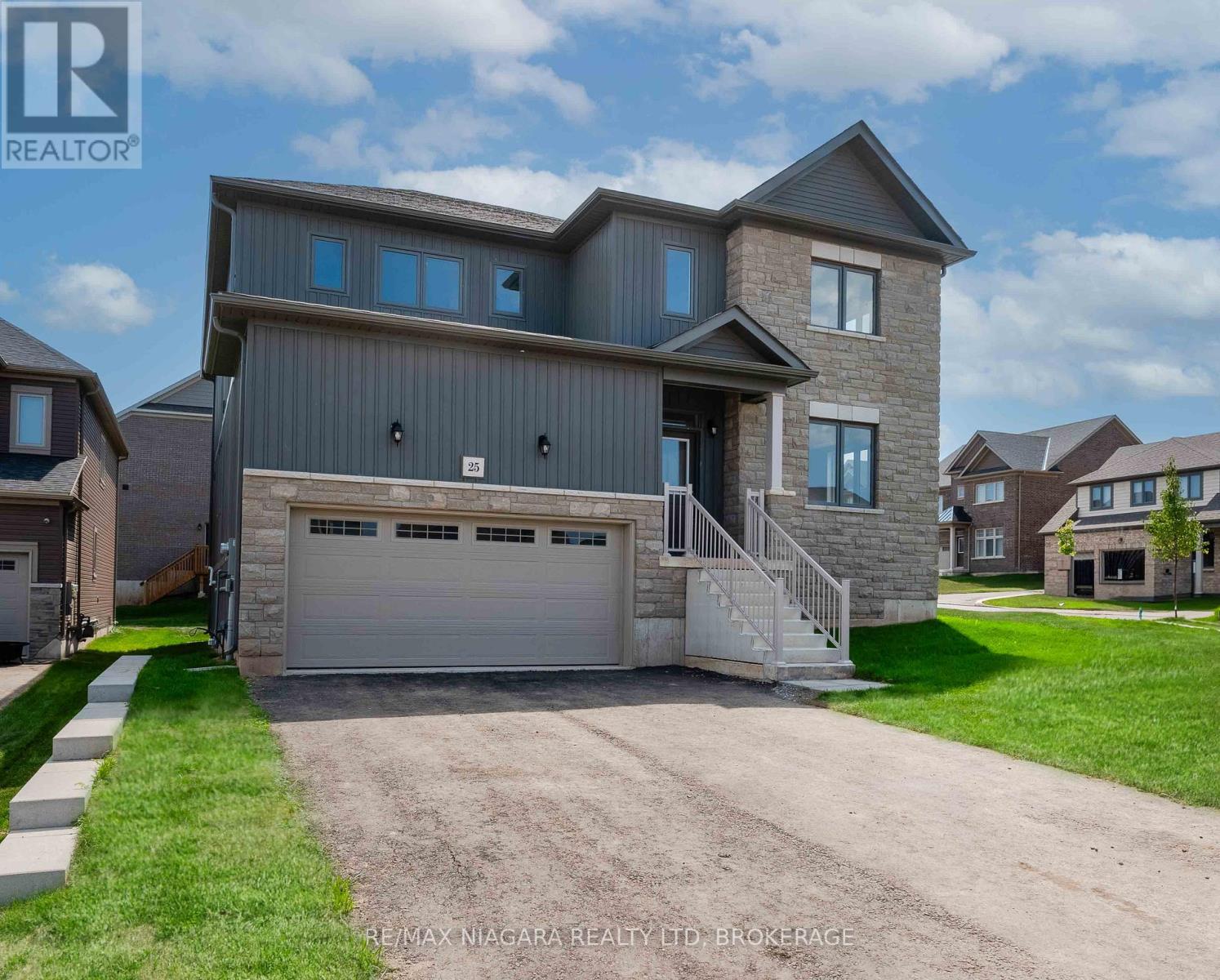 25 Oriole Cres, Port Colborne, ON L3K 6E2