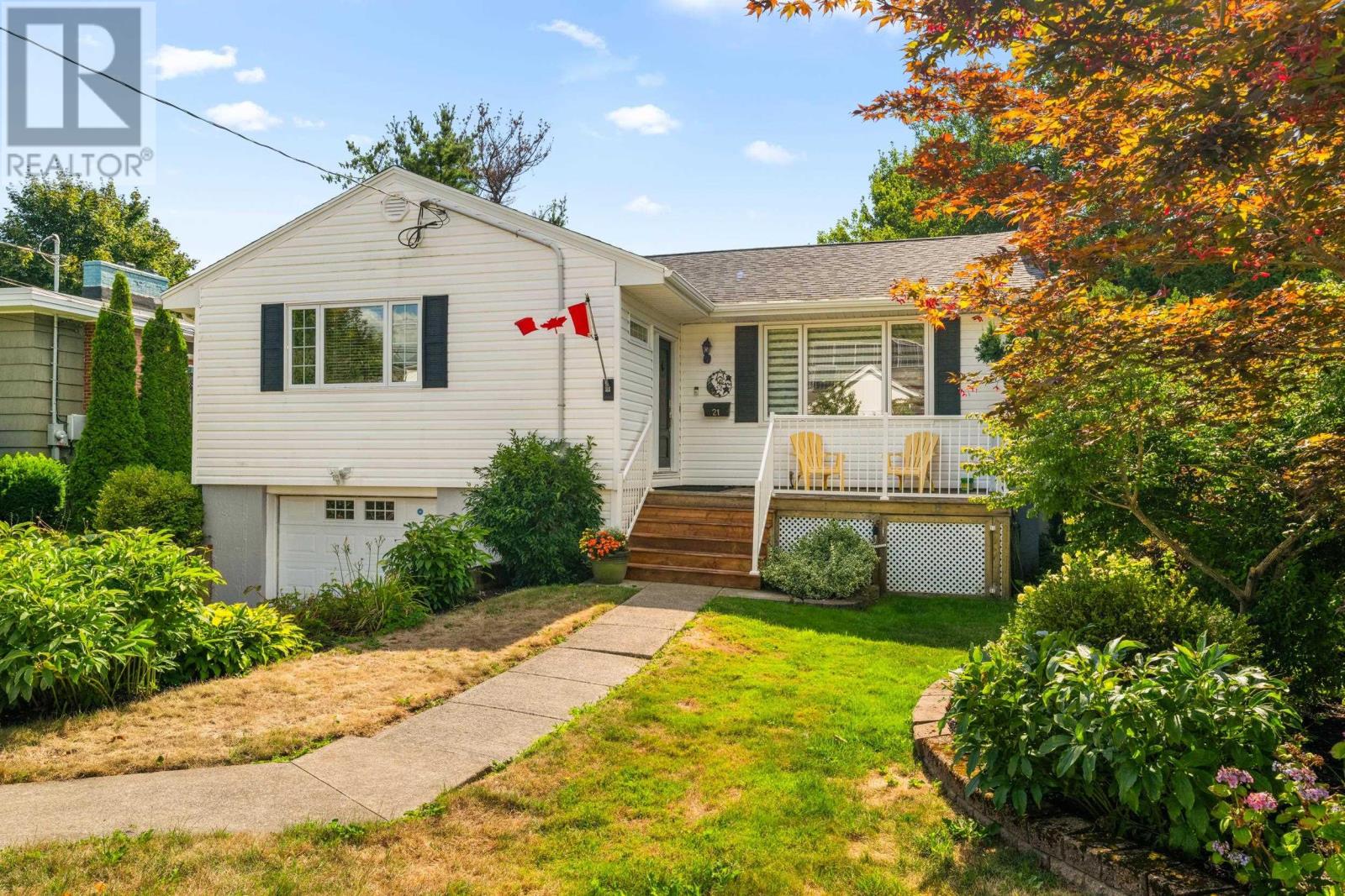 21 Lawnsdale Dr, Dartmouth, NS B3A 2N1