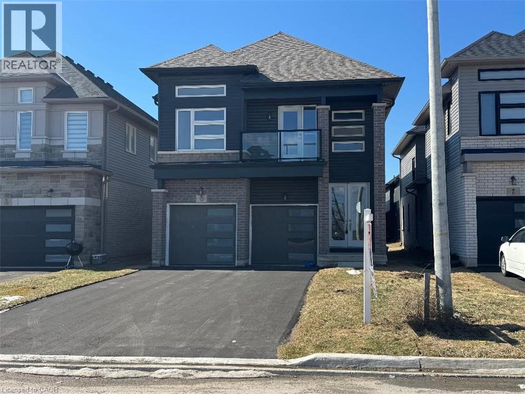 12 Hildred St, Welland, ON L3B 1H9