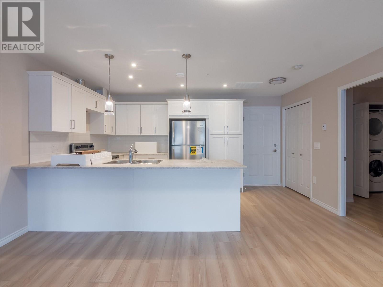 3362 Skaha Lake Road Unit 408 Rd #408, Penticton, BC V2A 0J4