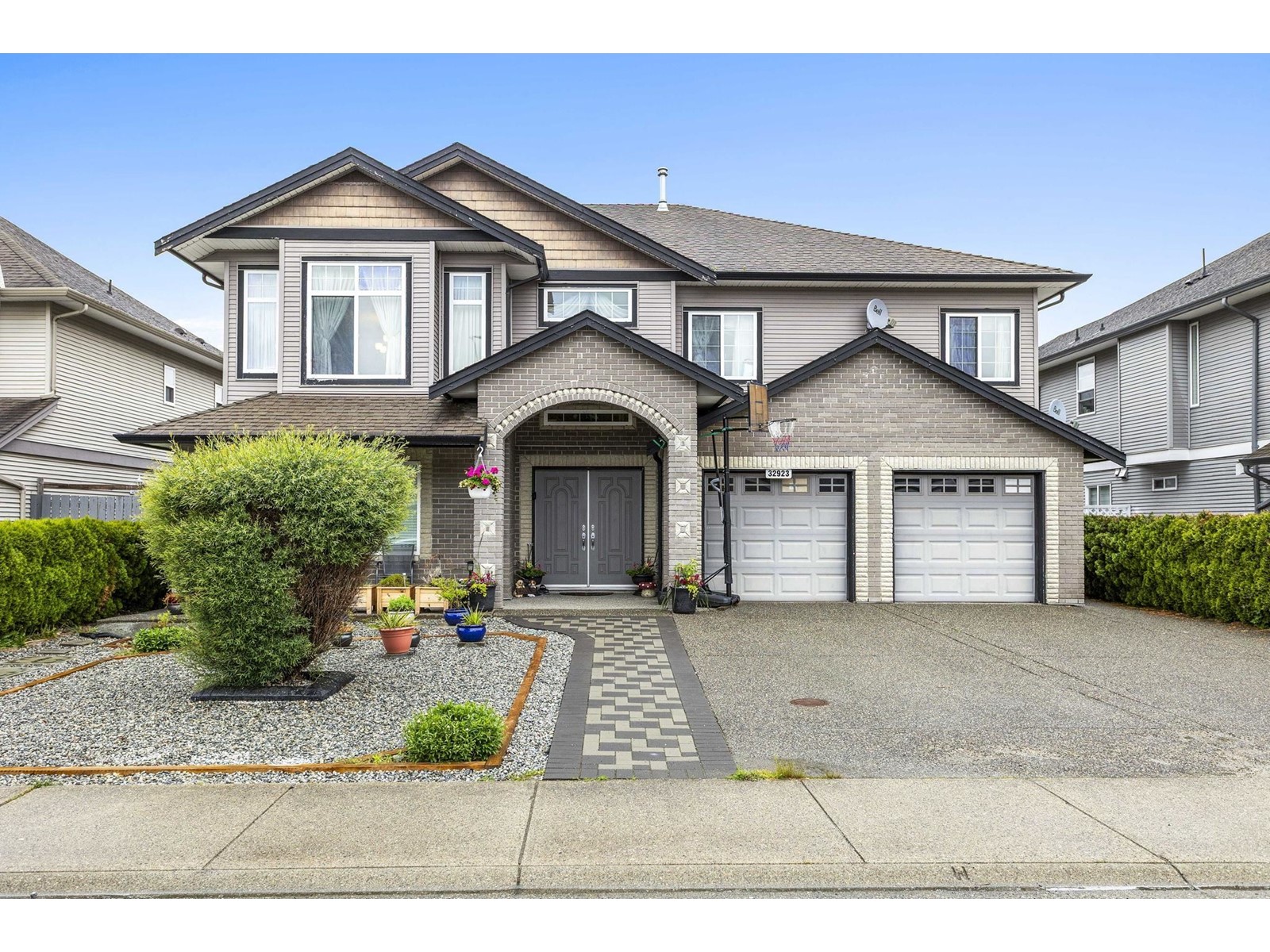 32923 Egglestone Ave, Mission, BC V2V 7P9