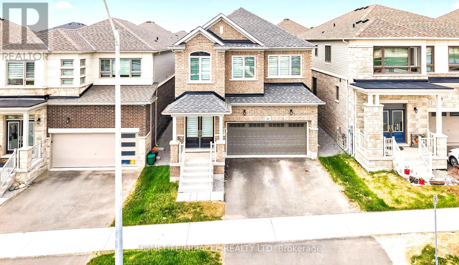 11 Phoenix Blvd, Barrie, ON L9S 2Z4
