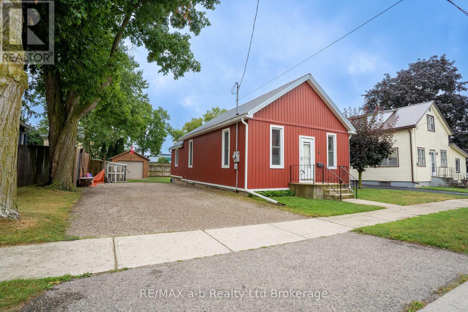9 Elgin St W, Norwich, ON N0J 1P0