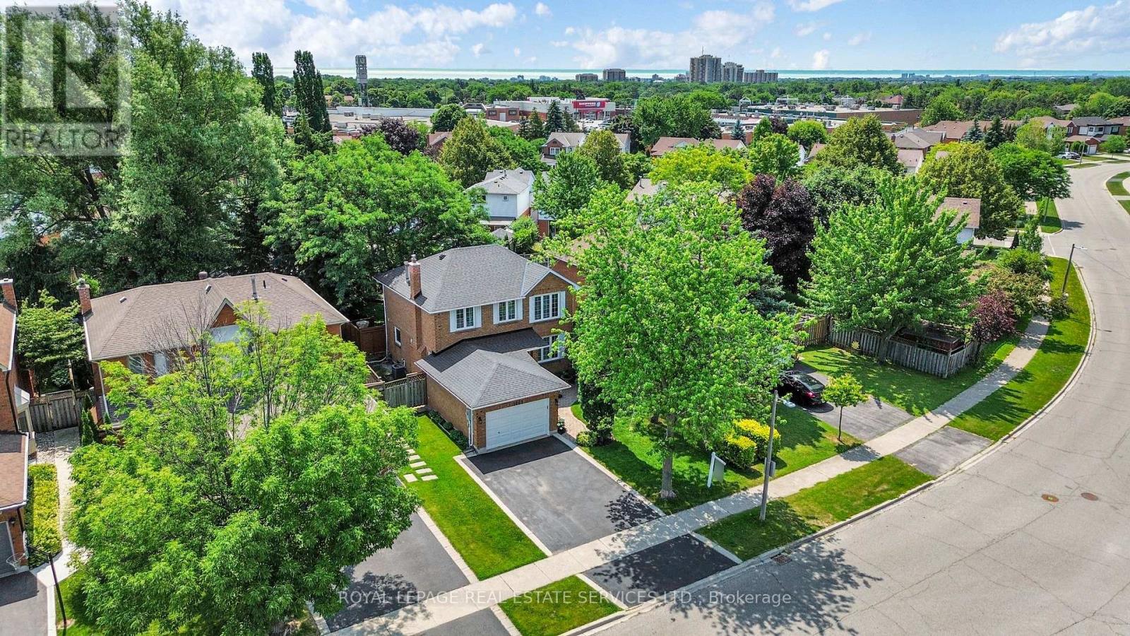 1062 Glenbrook Ave, Oakville, ON L6H 4A3