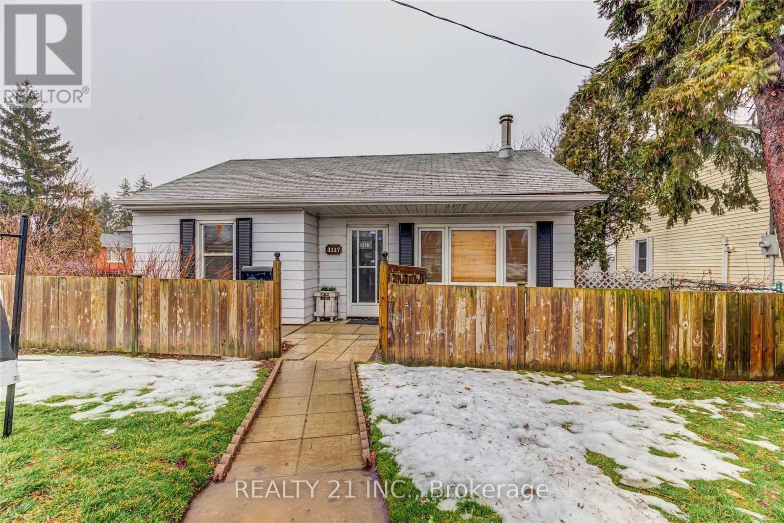 3117 St Clair Ave E, Toronto Clairlea-birchmount, ON M1L 1T9