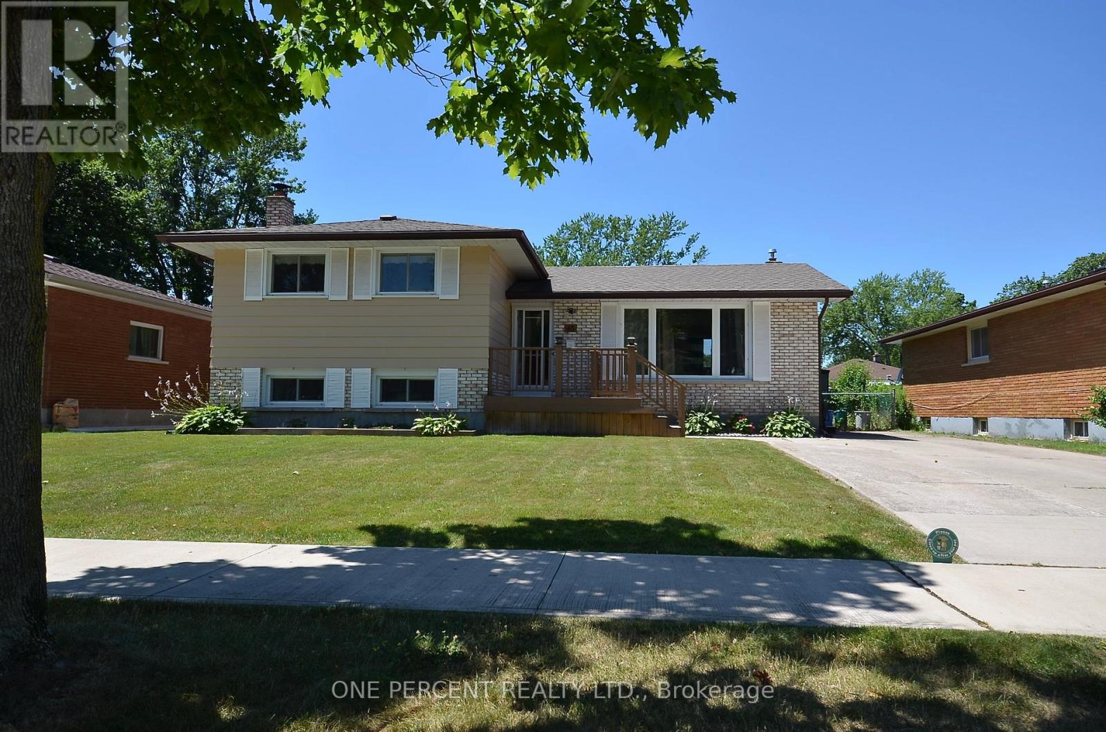 43 Loyalist Dr, Welland, ON L3C 2X9