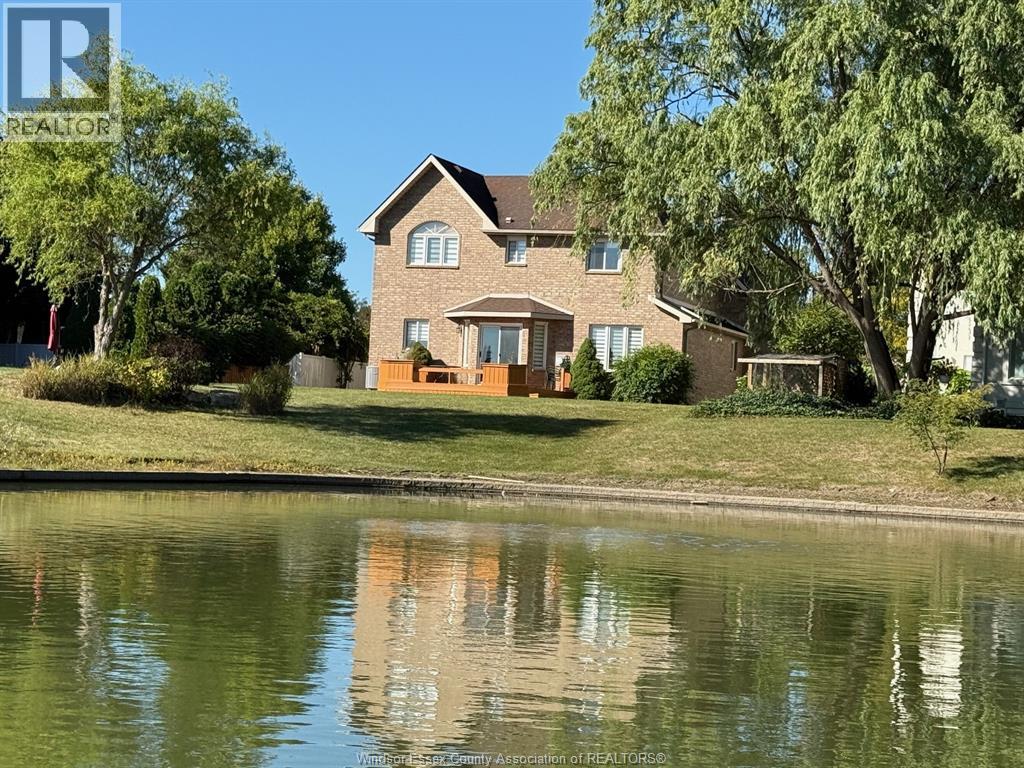5023 Southwood Lks, Windsor, ON N9G 2Y1