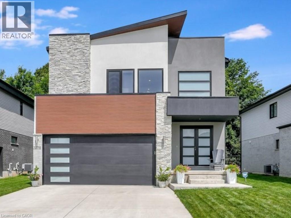 2208 Red Thorne Ave, London, ON N6P 0E9