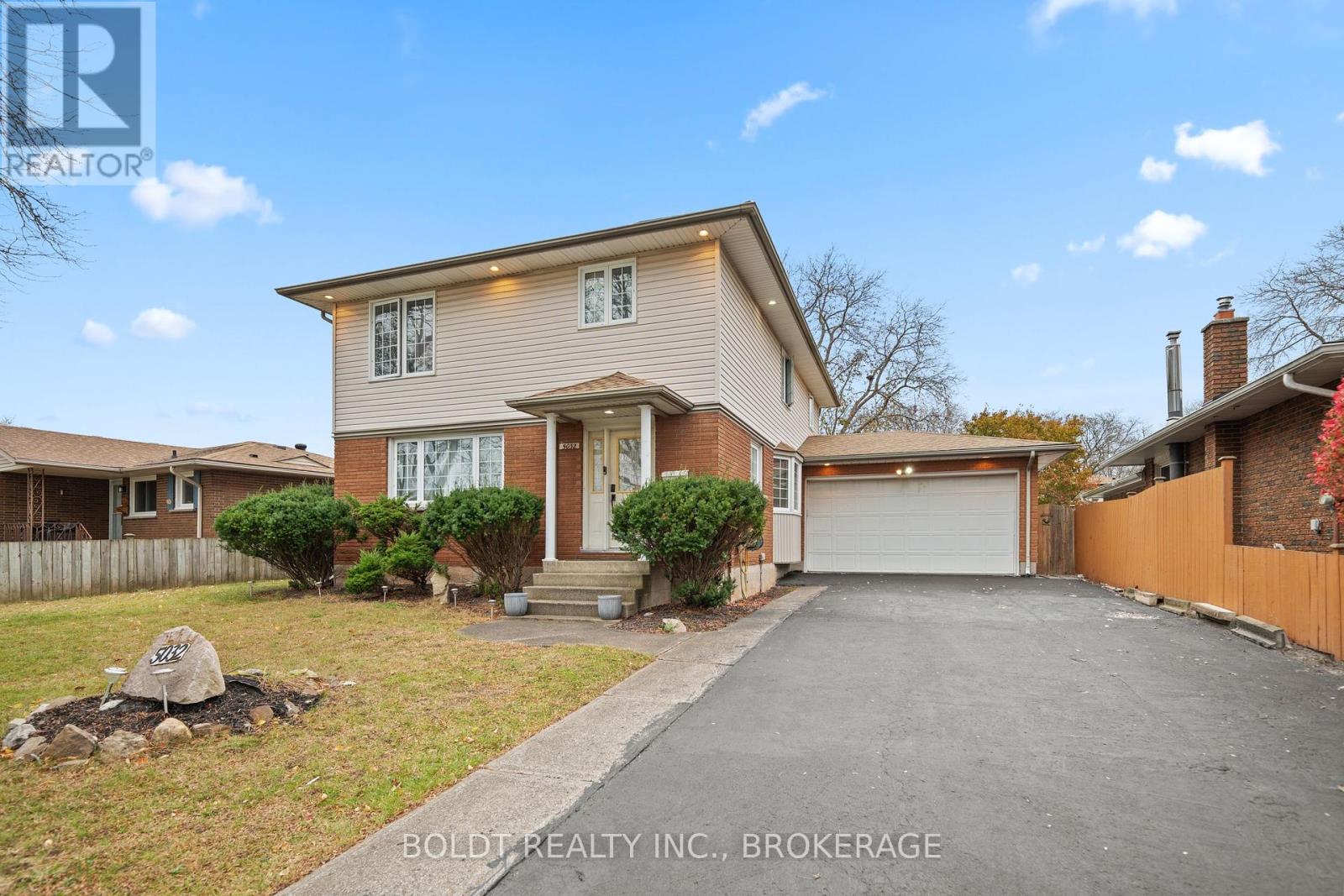 5032 Heather Ave, Niagara Falls, ON L2E 5J2