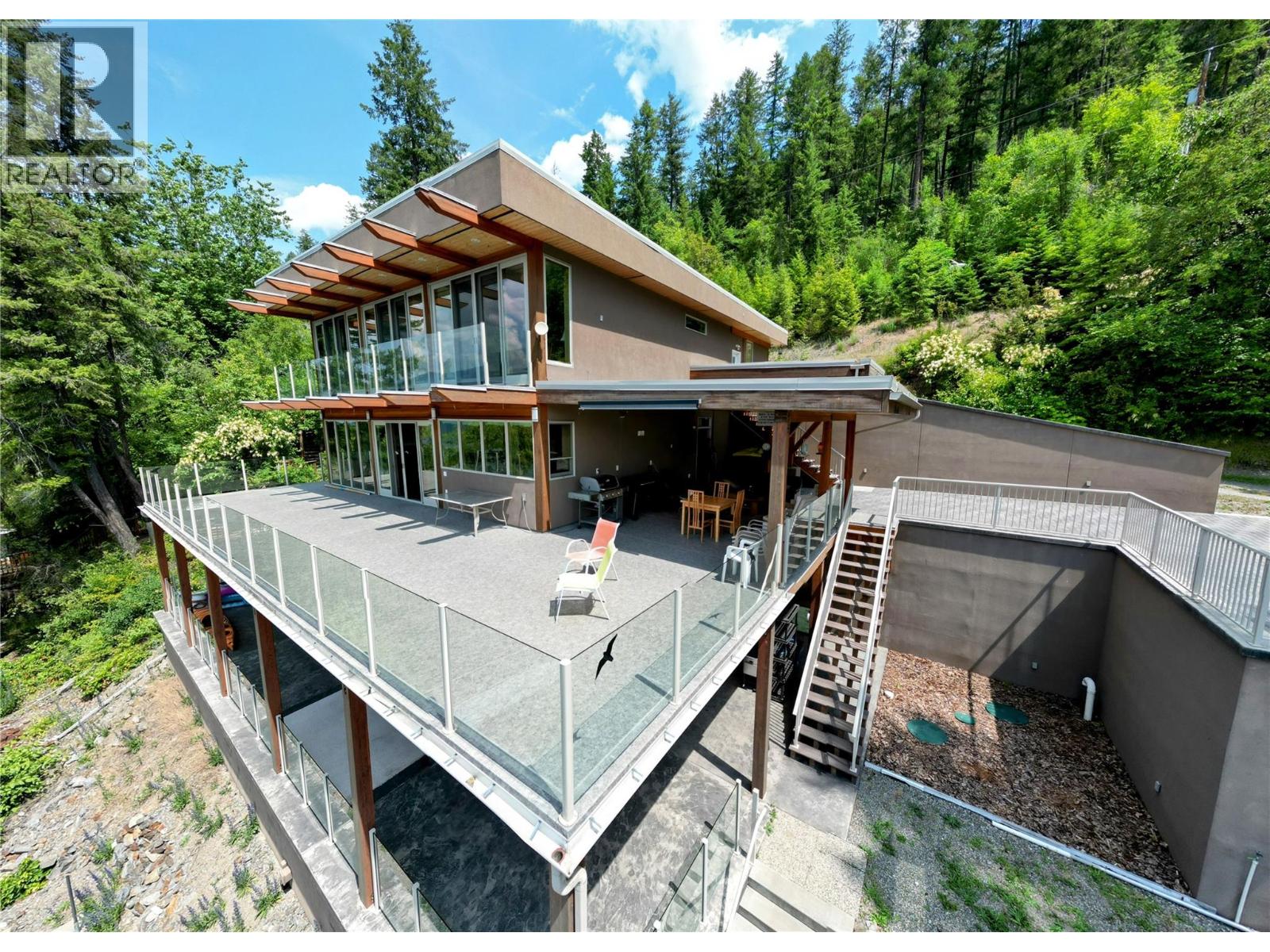 2411 Sunset Dr, Christina Lake, BC V0H 1E2