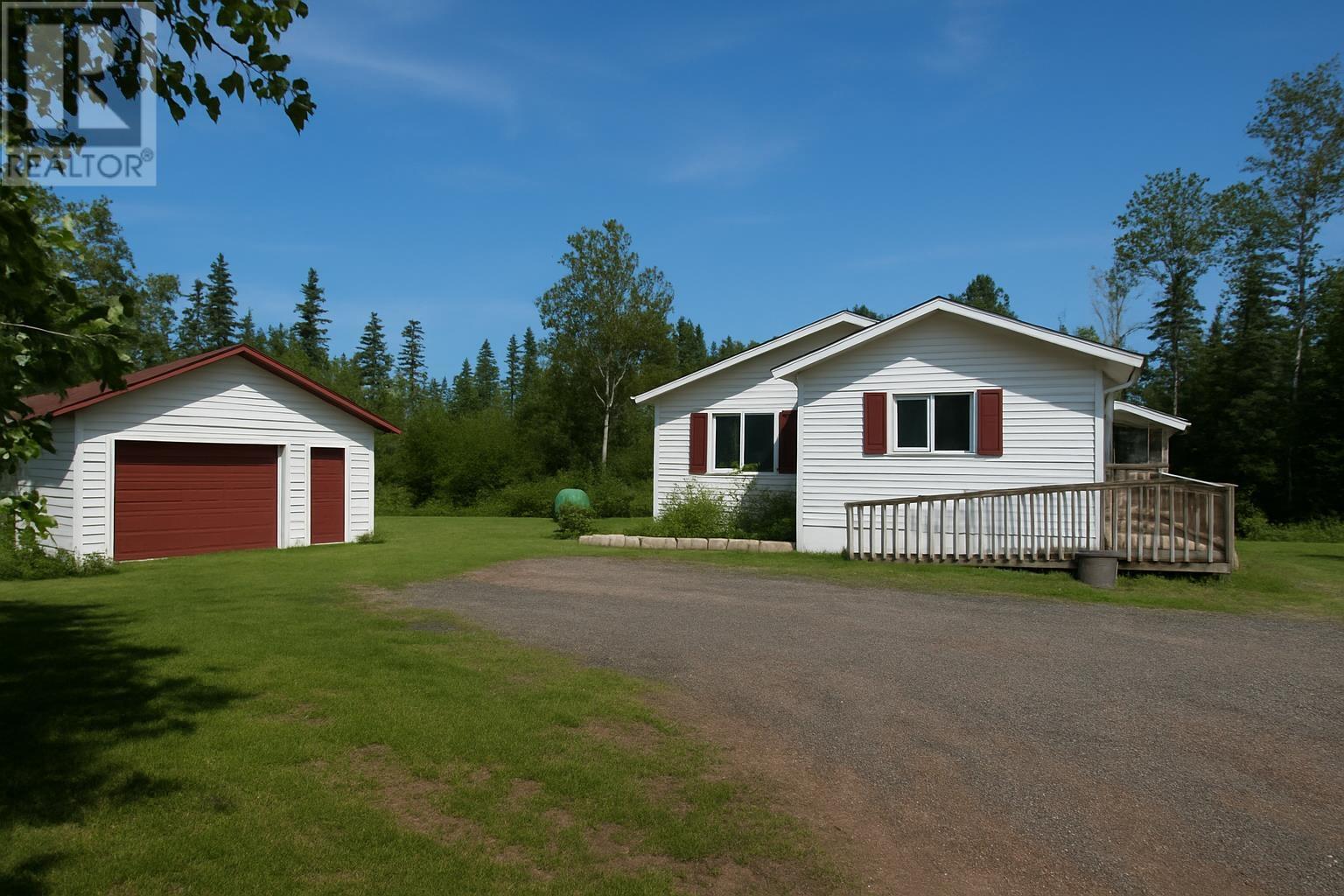 580 Hwy 11-17, Hurkett, ON P0T 1K0