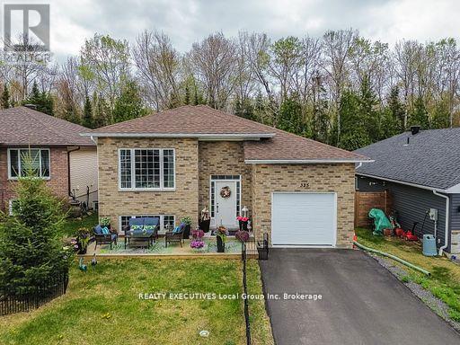 325 Thelma Ave, North Bay Ferris, ON P1A 4M9