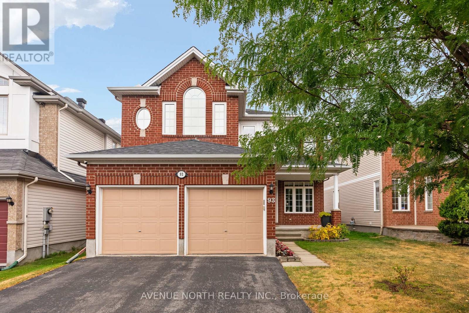 93 Whitestone Dr, Ottawa, ON K2C 4C6