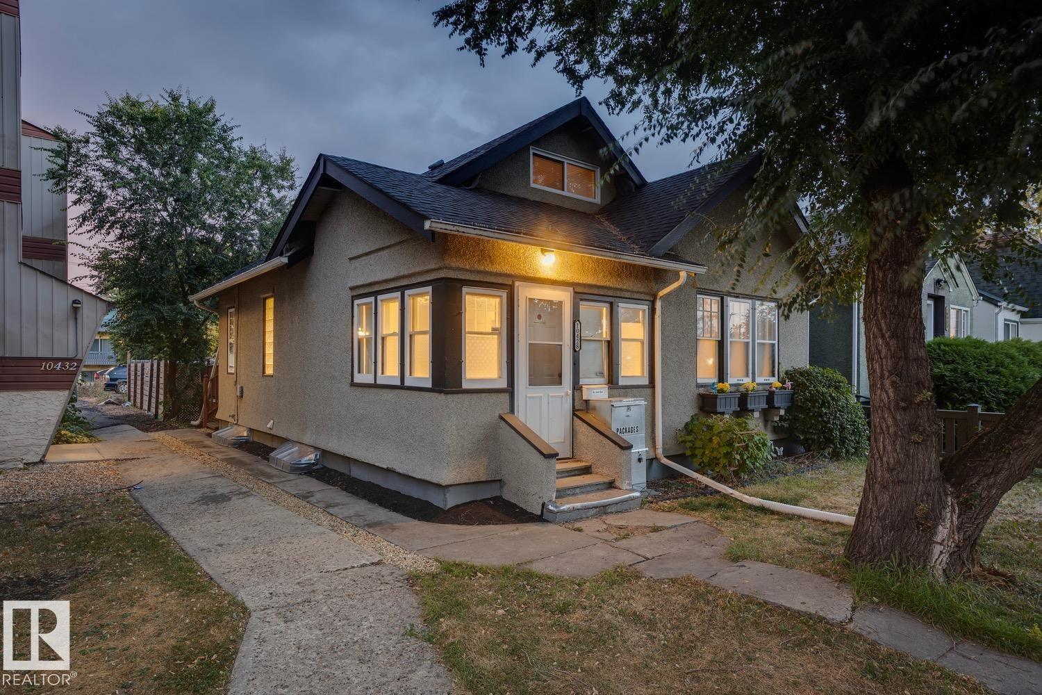 76 Av Nw Unit 10428, Edmonton, AB T6E 1L1