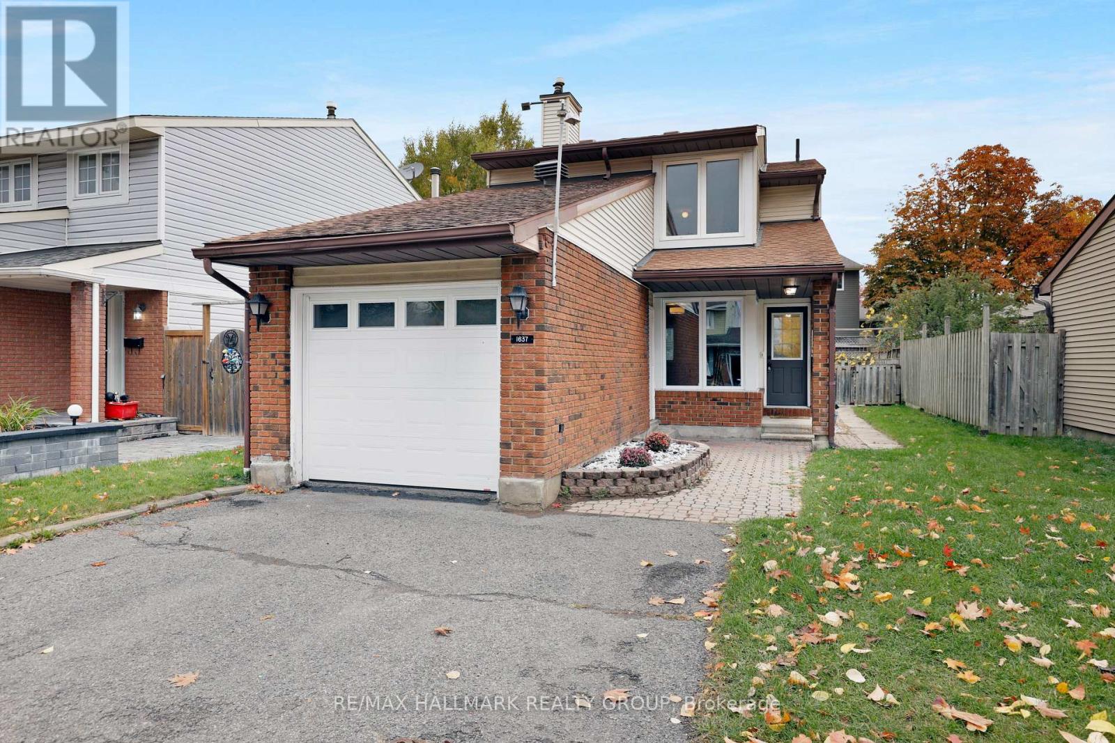1637 Saxony Cres, Ottawa, ON K1B 5K8