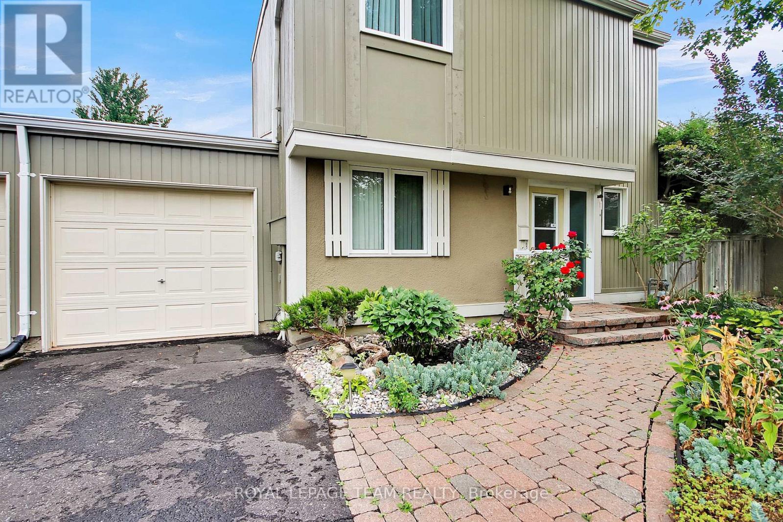 26 Jackson Ct, Ottawa, ON K2K 1B7